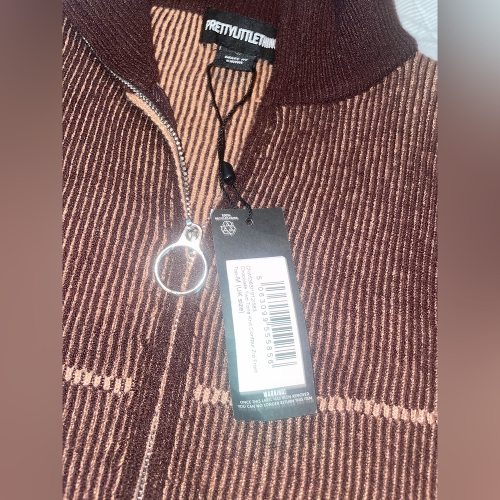 PrettyLittleThing Brown Ribbed Crop Top - Picture 5 of 7